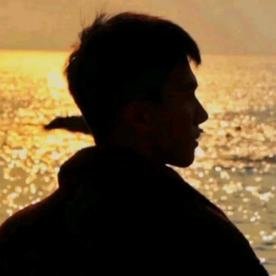 乖乖的吃饭(˵¯͒〰¯͒˵)