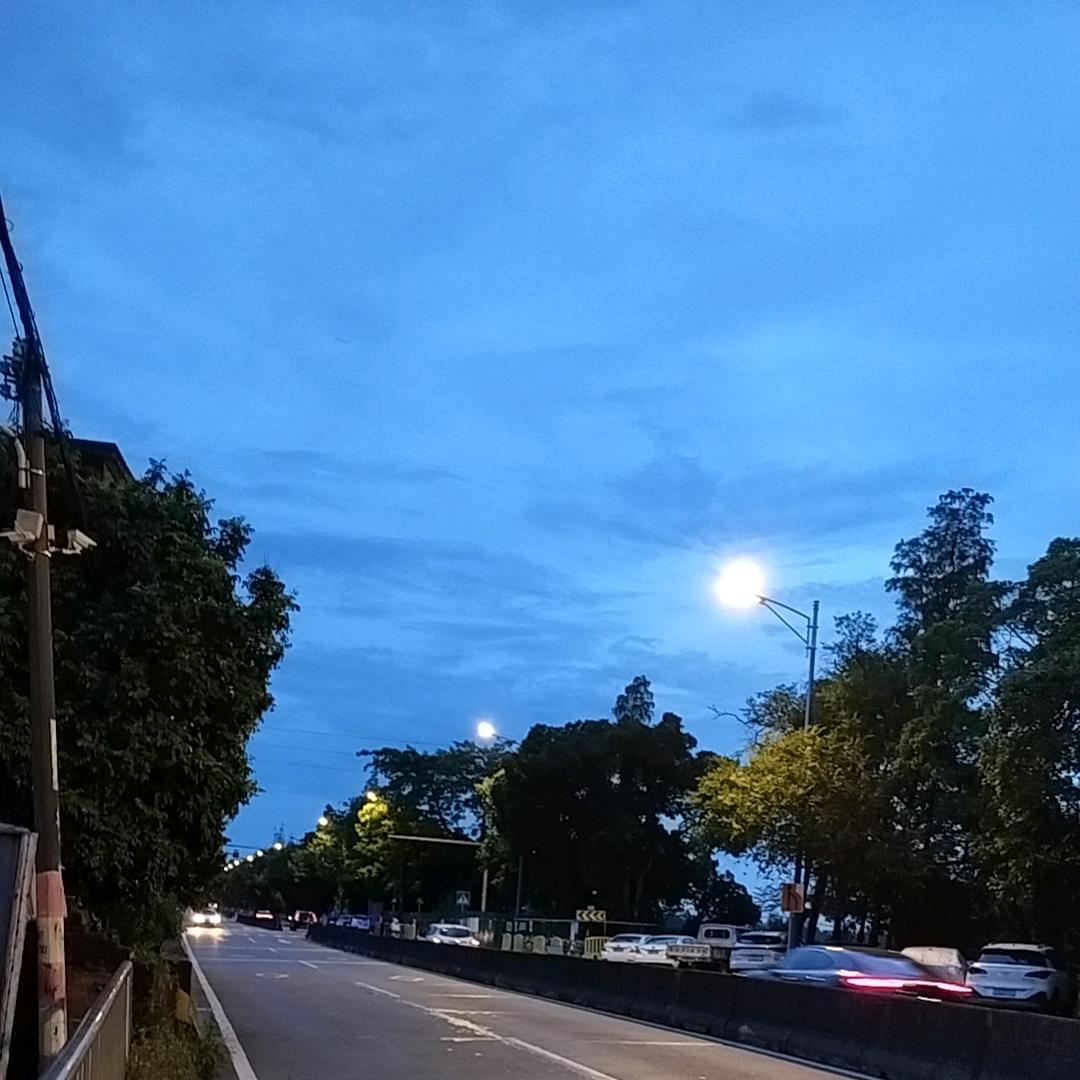 仰望星空👩‍🚀👑