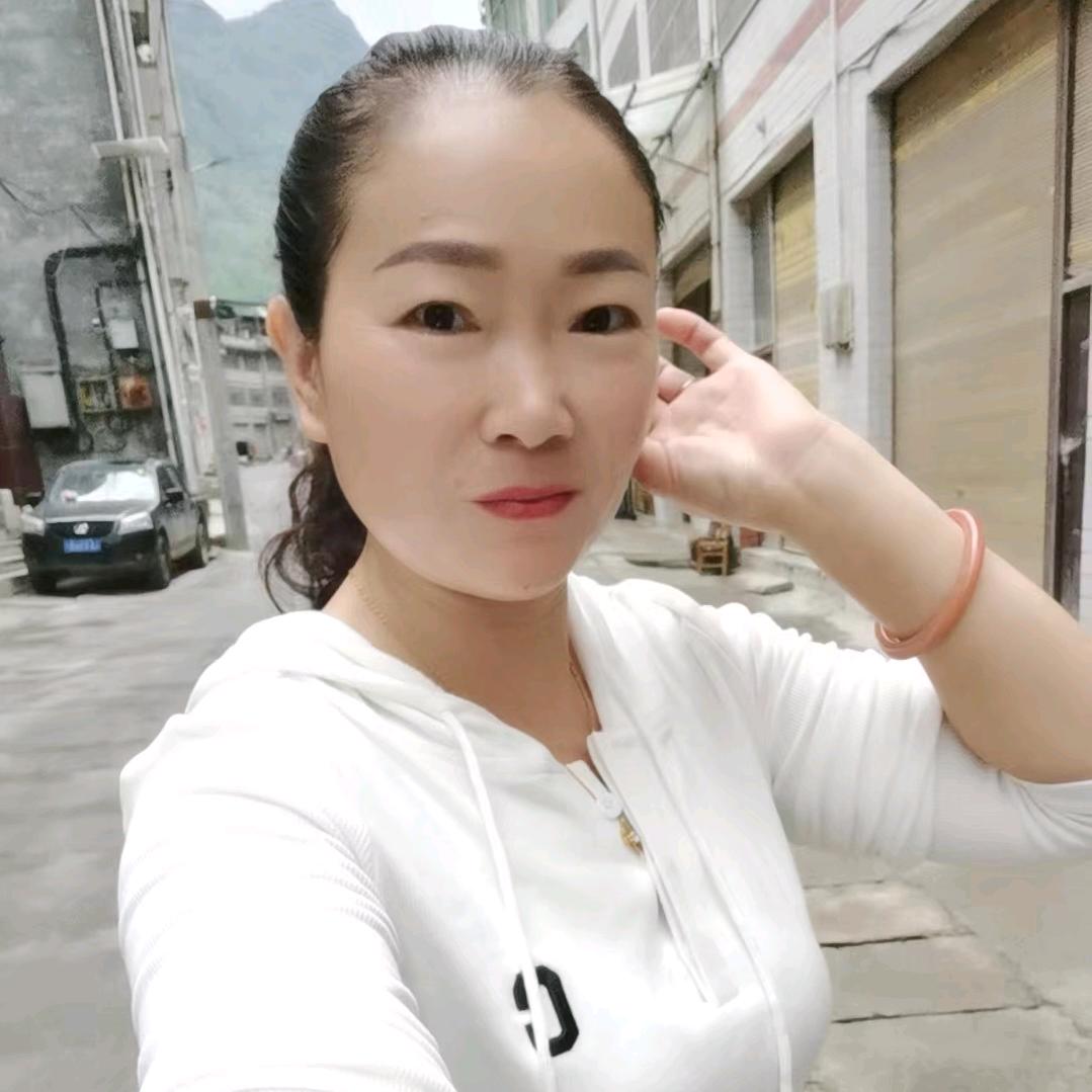 胡姐姐手工点花鞋垫
