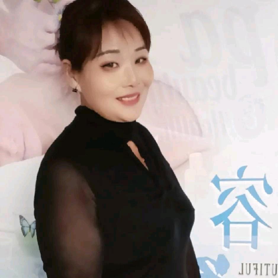 农村石二姐喜欢唱歌