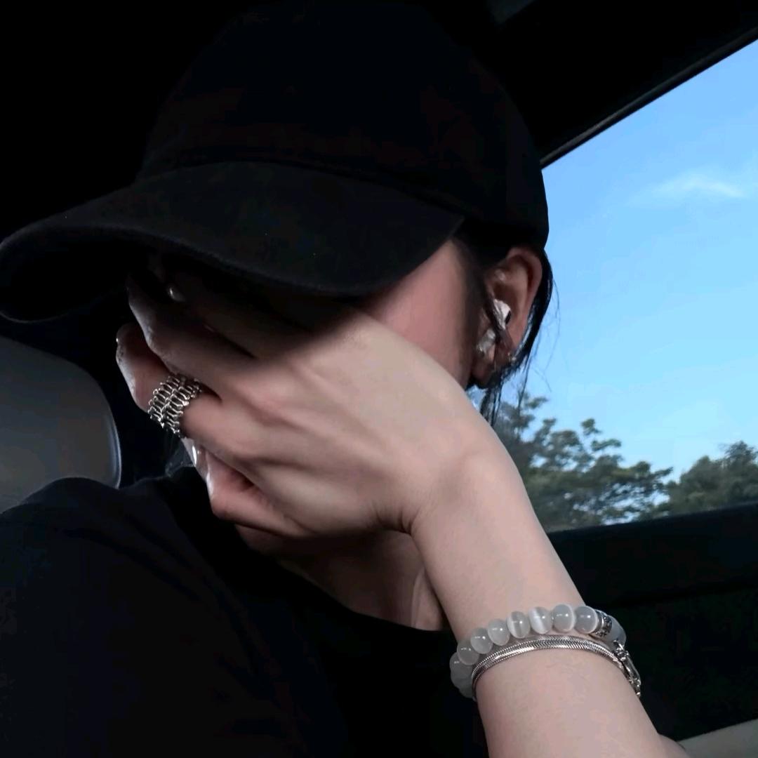 Y-🖤