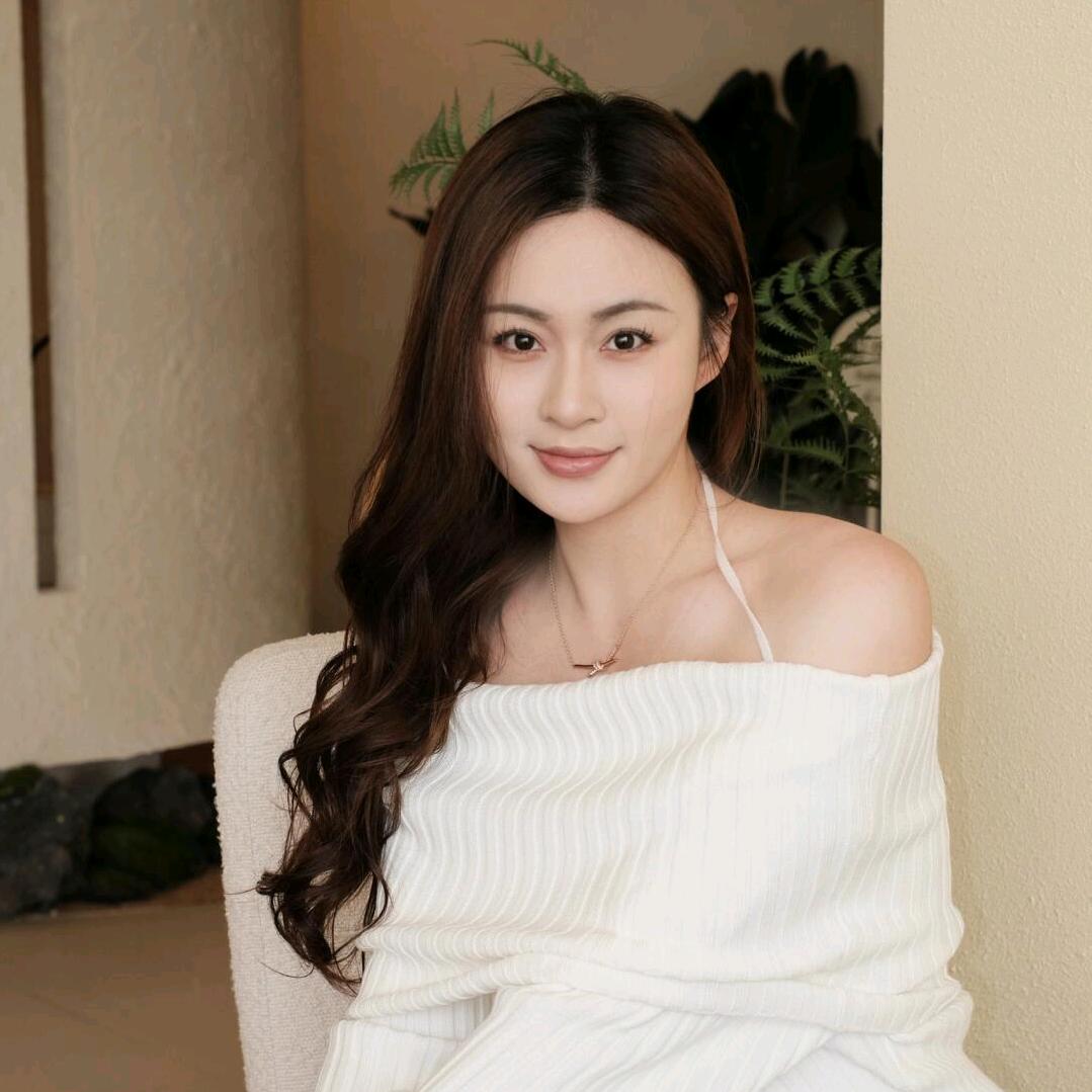 ‘’甜妹少女心‘’（吴芳）