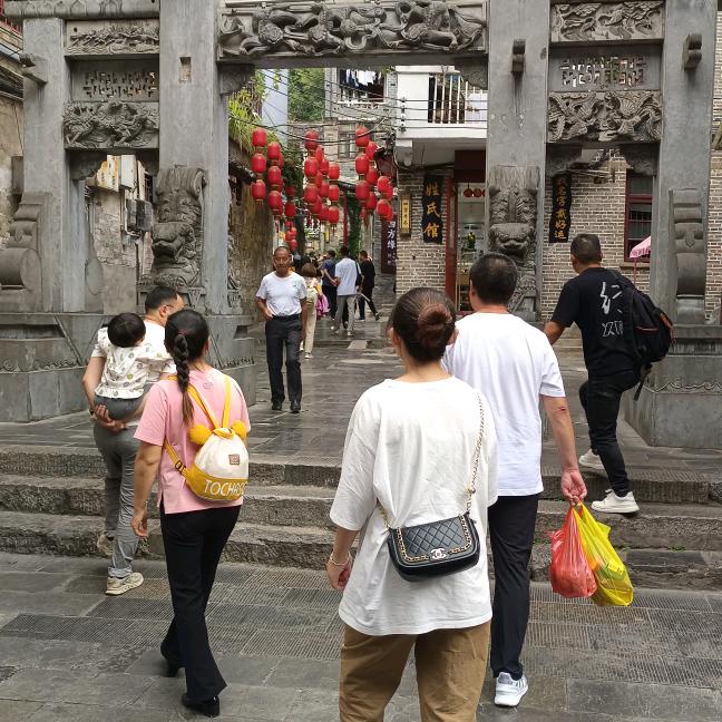 灵燕