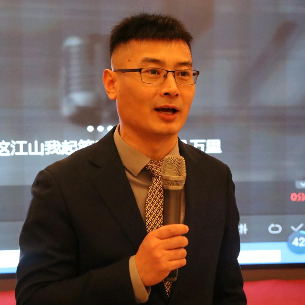 羽过添情•辛秘书长
