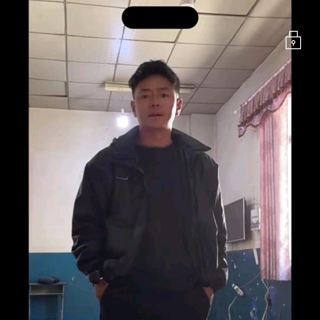 康边坝汉子