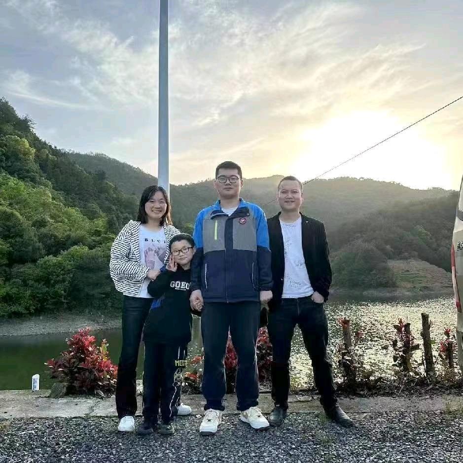 勇往直前，加油（阿兵）