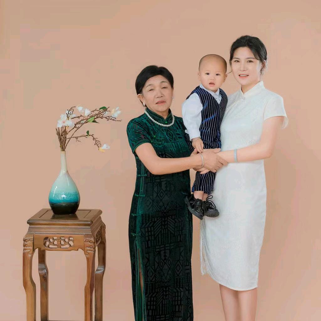 坤坤外婆
