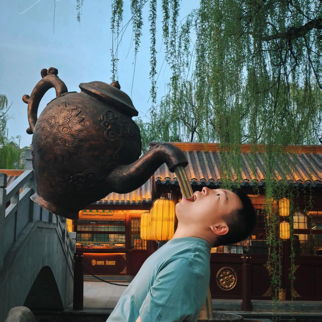 小赵与小邹