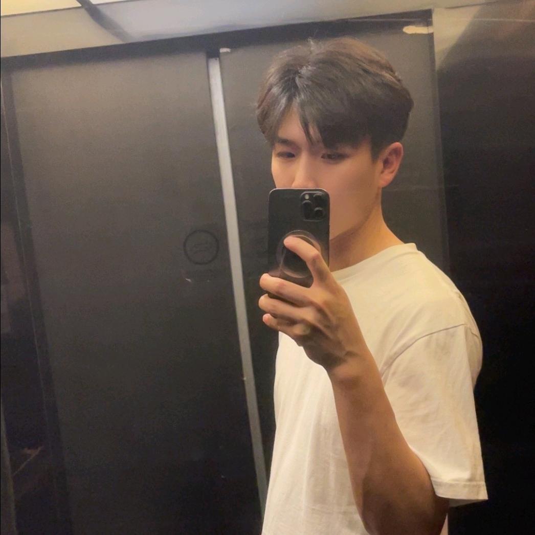 李每格