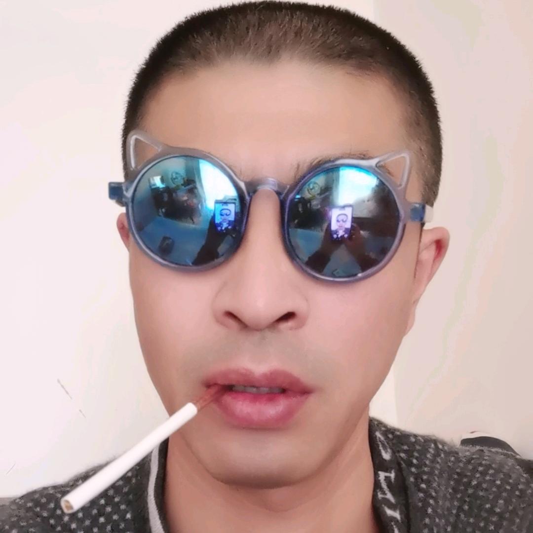 雪莉大宝（光脚哥）