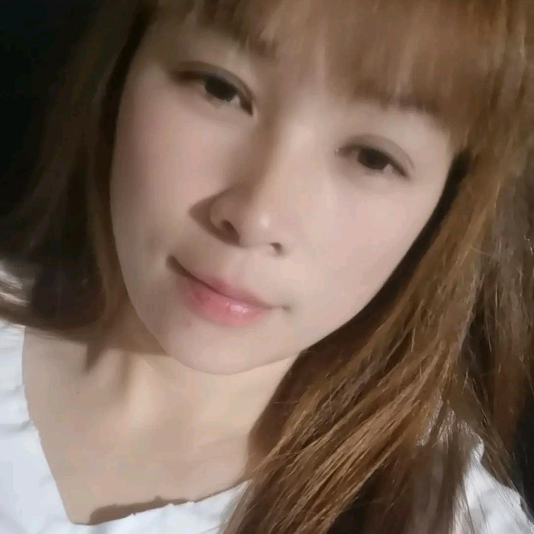 单身静姐摆地摊