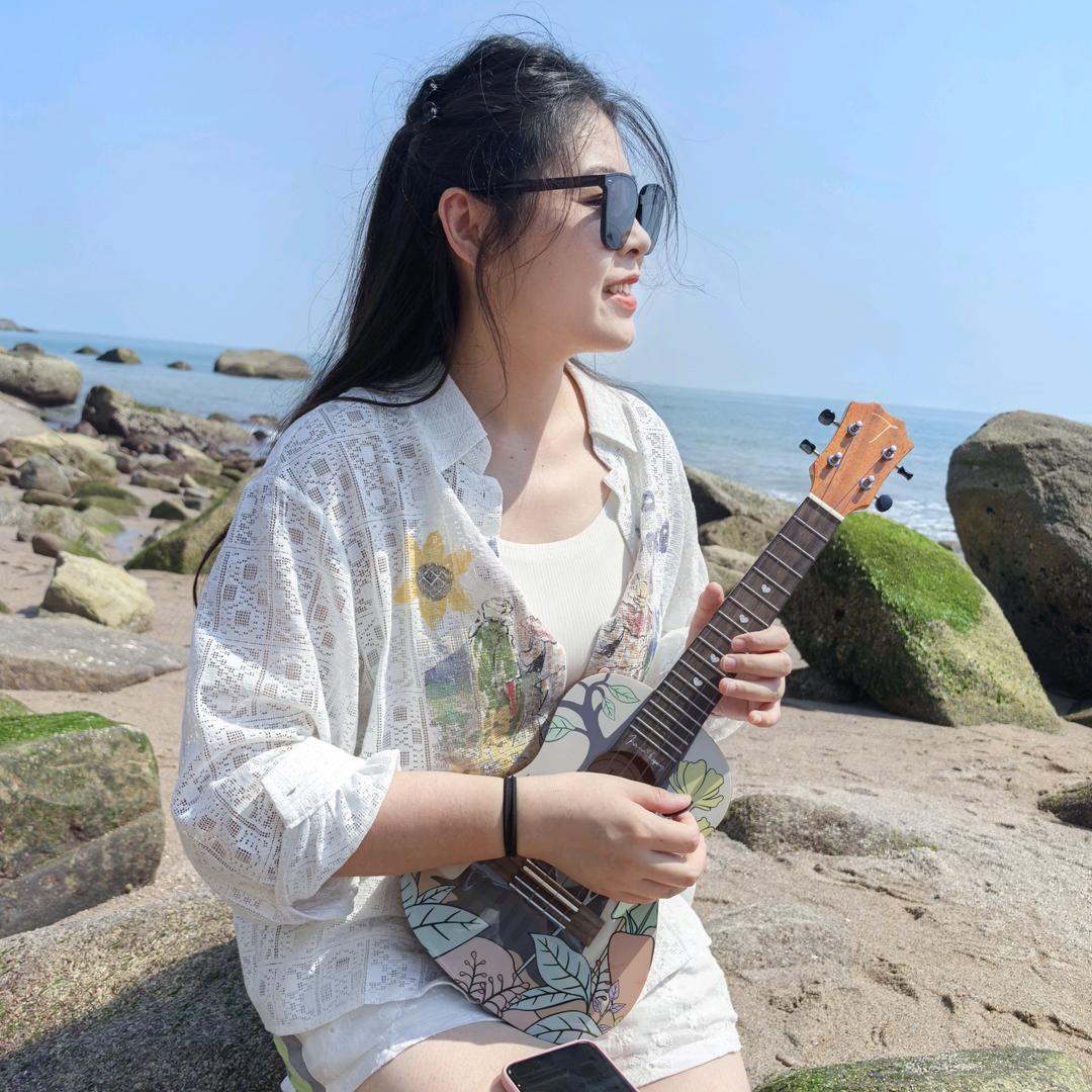 卢七月✌