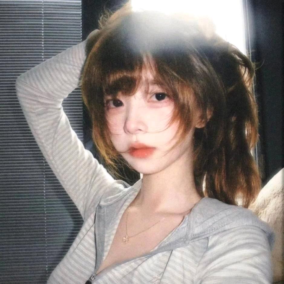 小怡/•᷅•᷄\୭