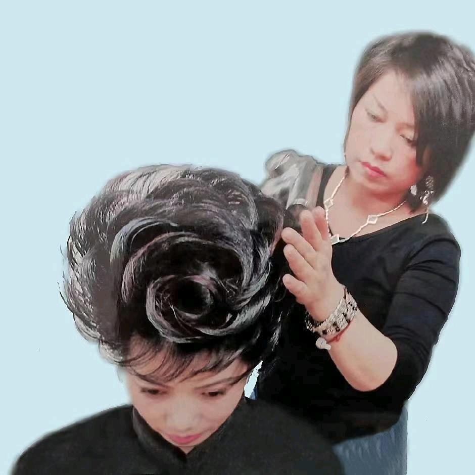 在常熟市开美发店的赵老师