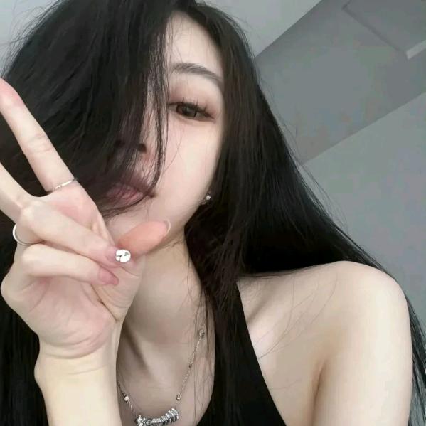 小妞爱穿搭
