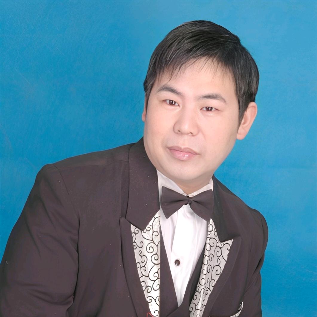 国伟  戏