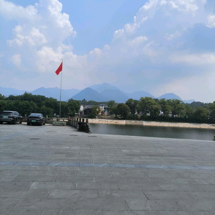 景焱先生