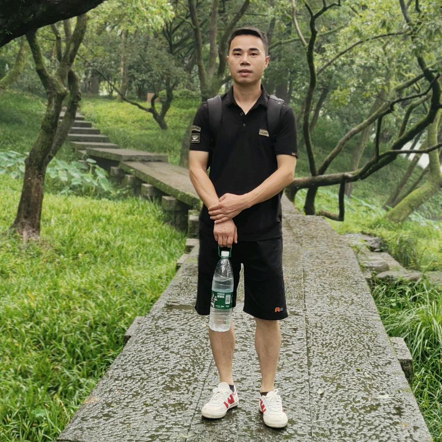 李歌乱拍