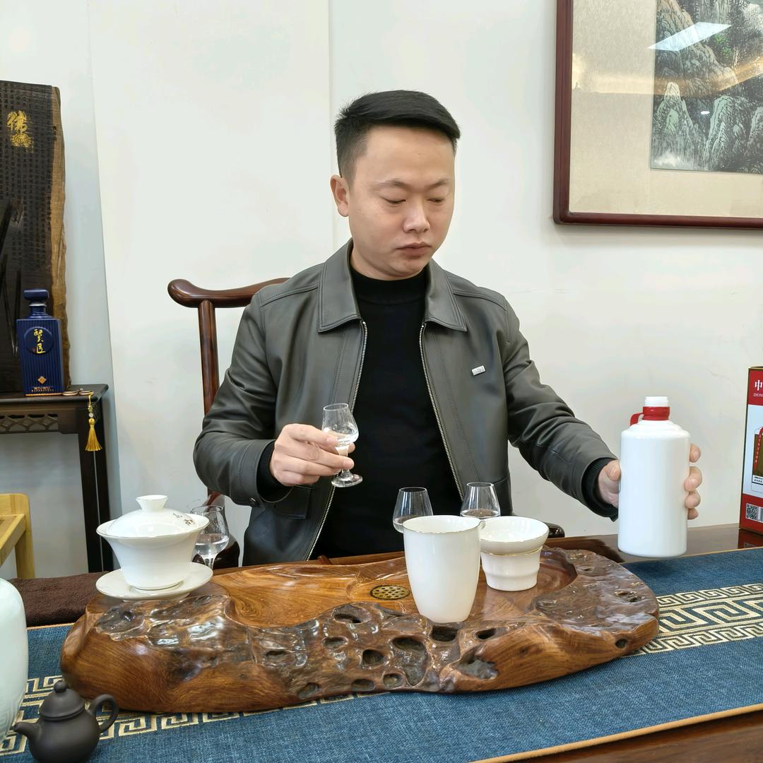 罗马利奥磁砖罗小飞