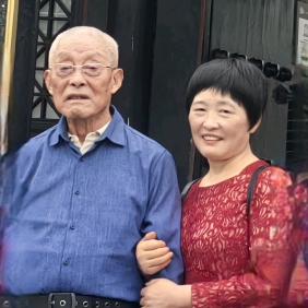 孟令英