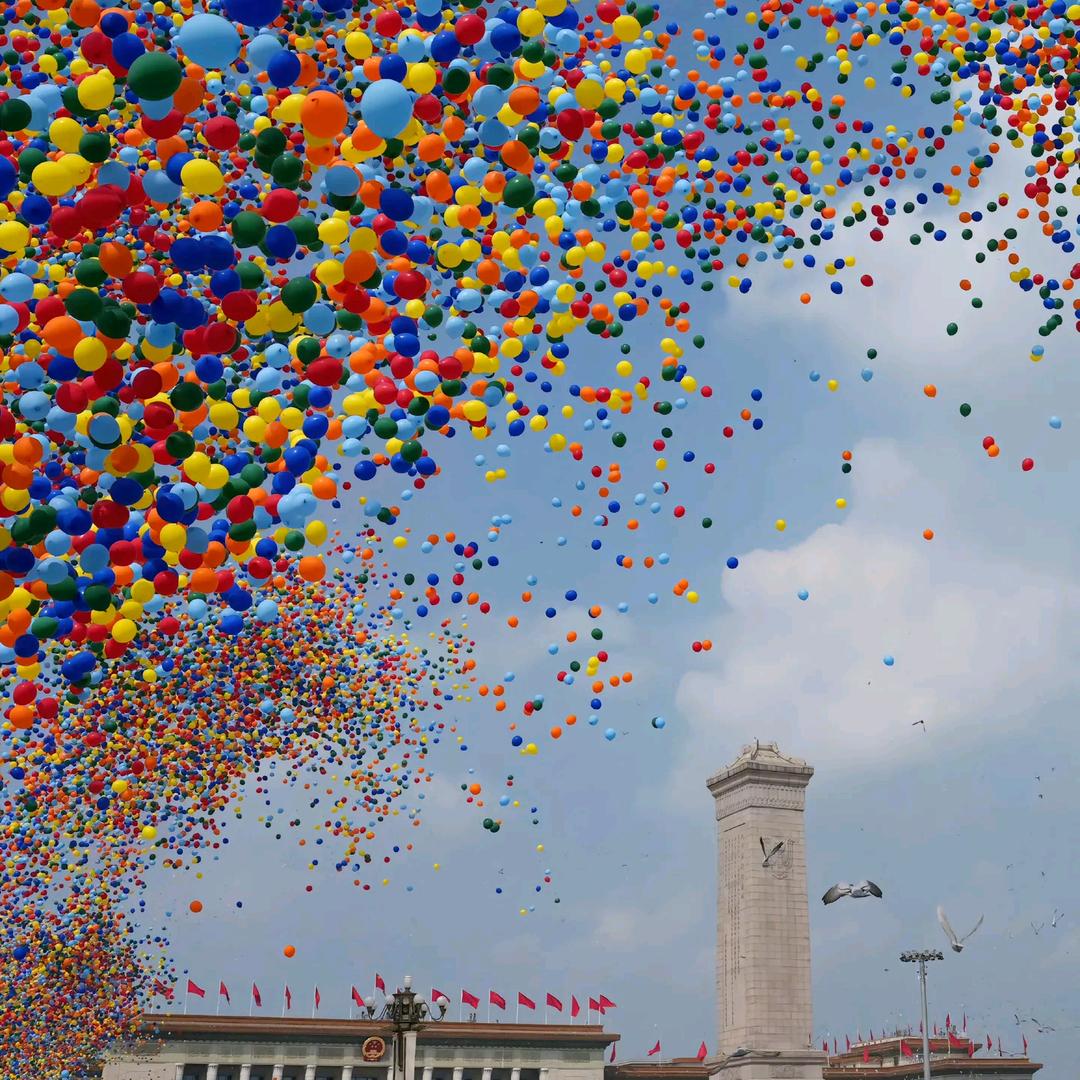 日出有光 向明而行