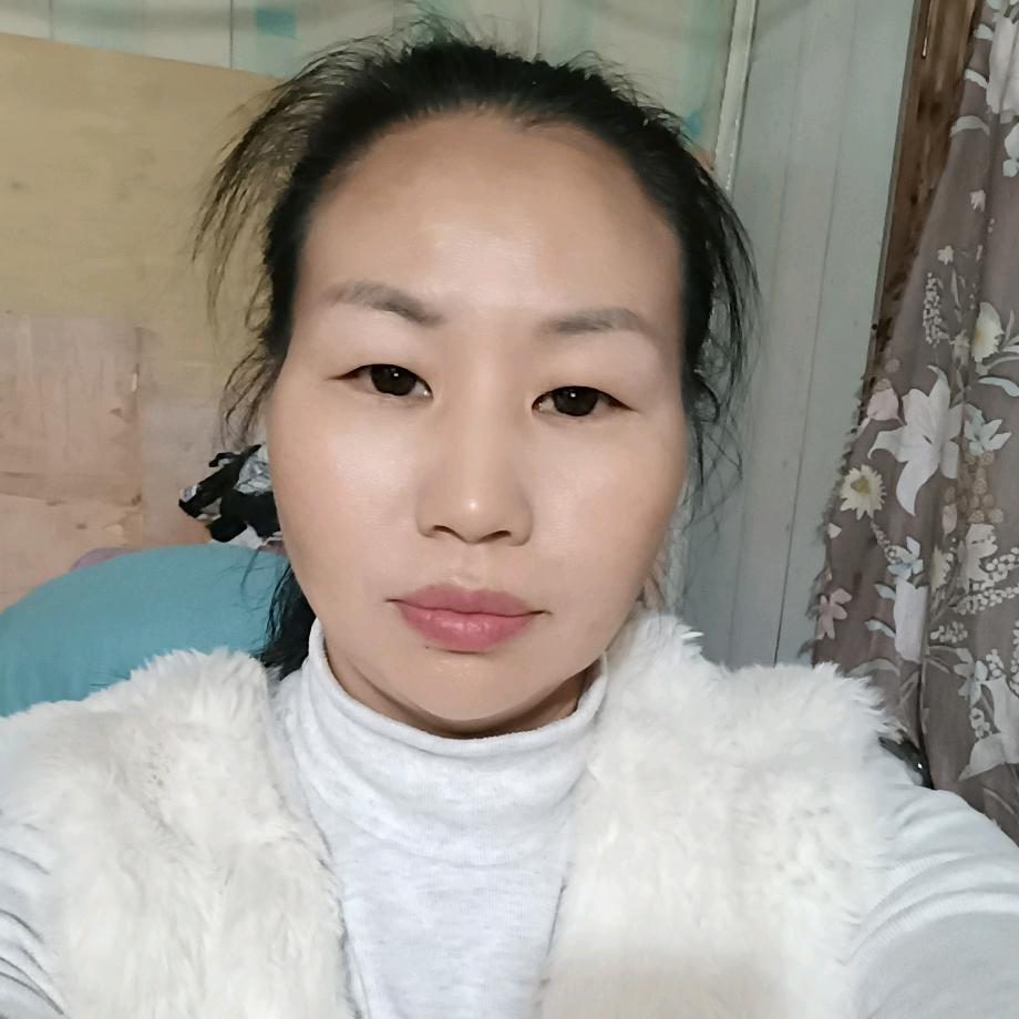 幺妹踩平衡车