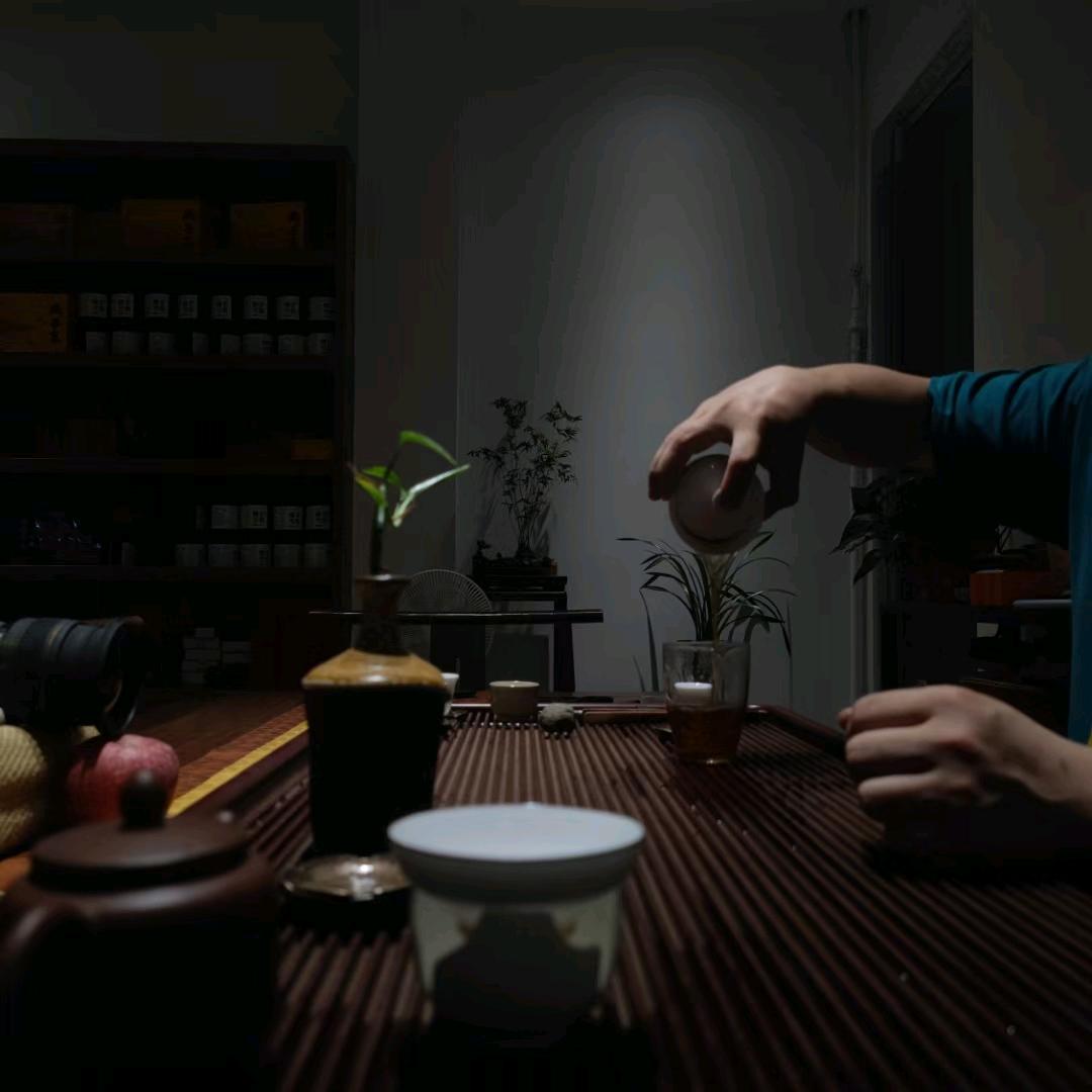 老烧猫的茶水铺