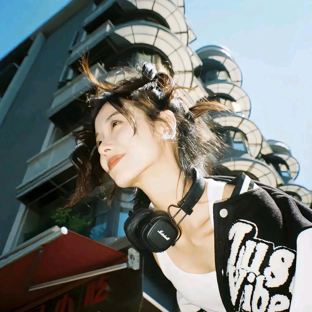 吕不明白女士✌🏽️