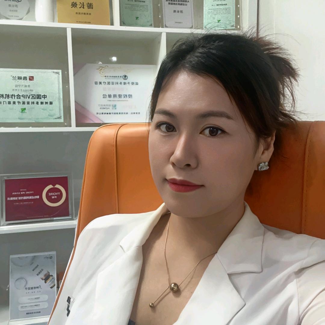 青青（问题皮肤修复师）