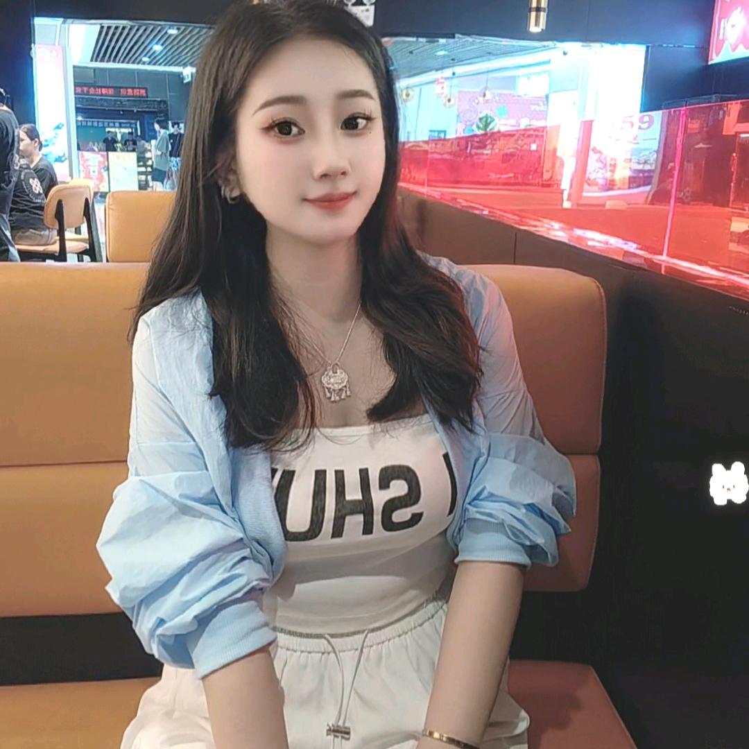 潘潘.