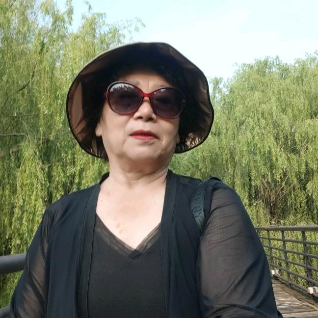 春䁔花开