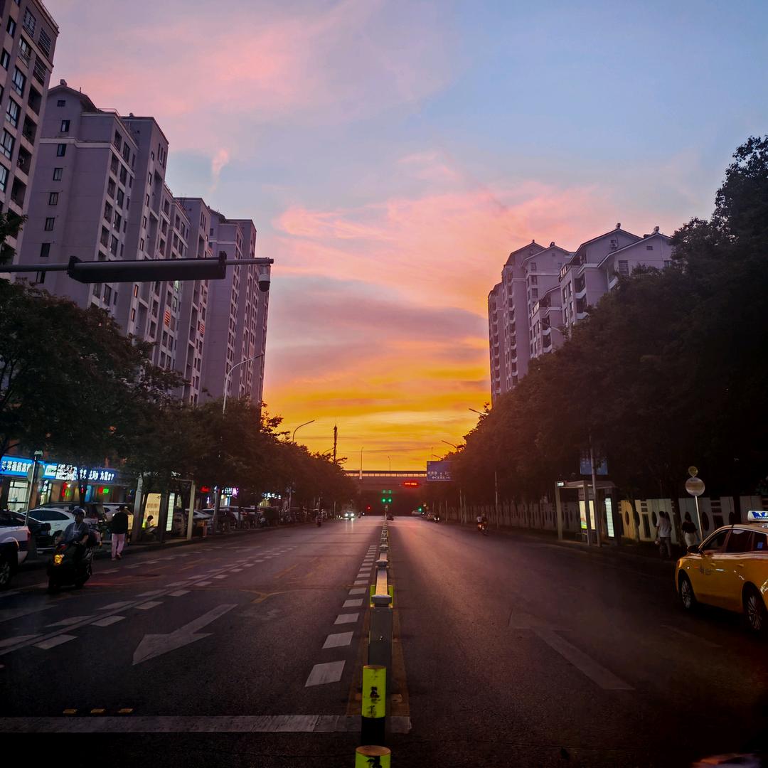 落霞与孤鹜齐飞