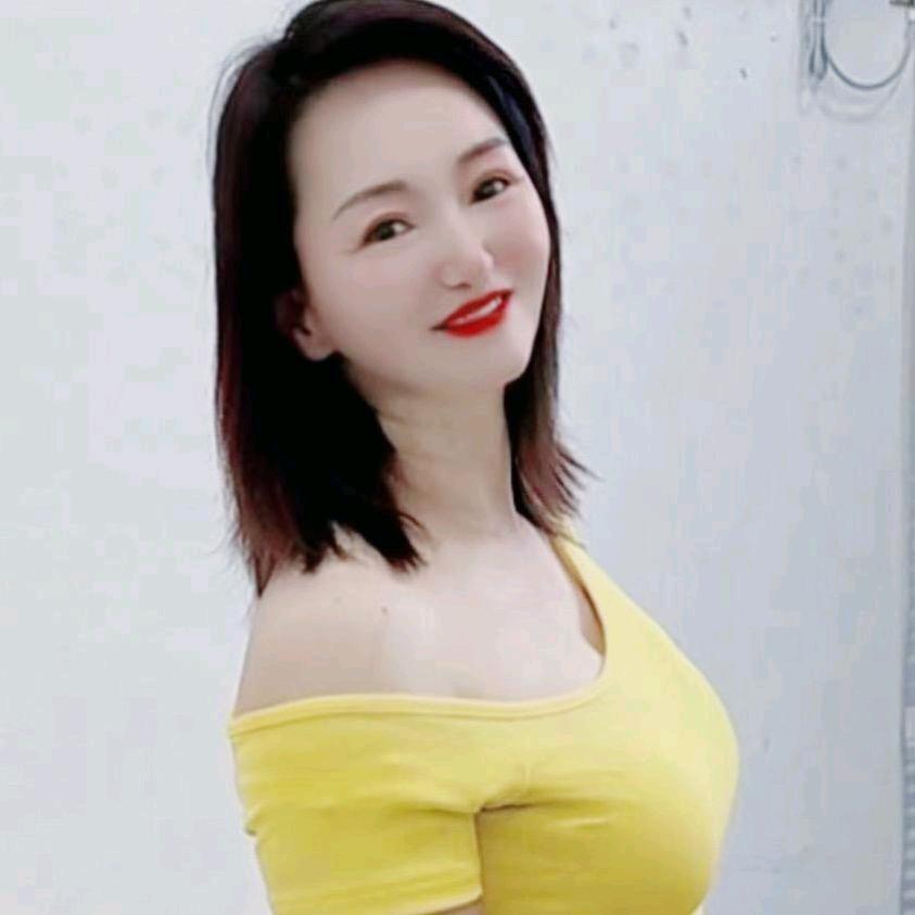 黄小妹 低谷期（黄小妹打不过易妙）