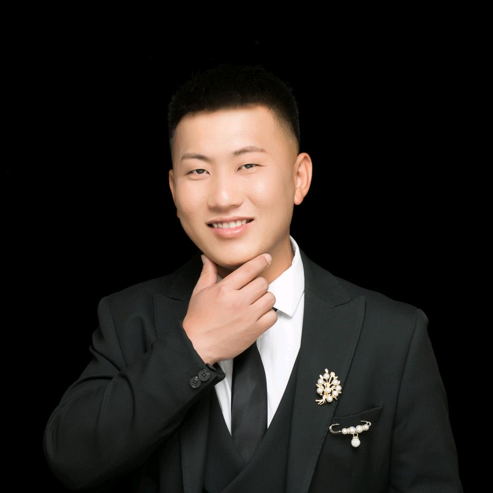 黑E.大庆:吕孩12吨吊车.高空作业车