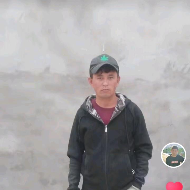 努尔江 2