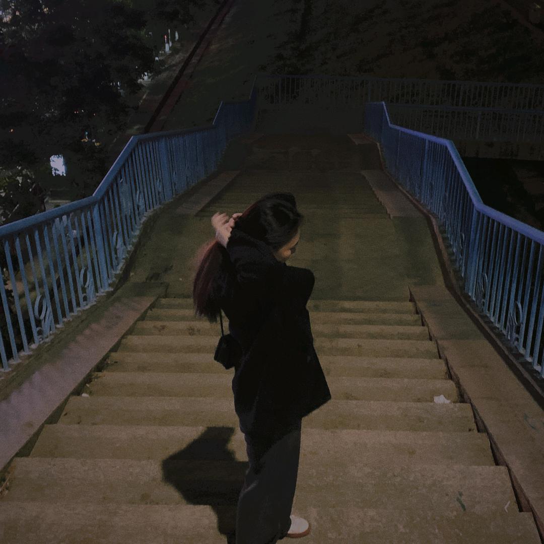 坑坑不想睡