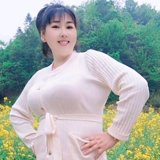 妖月世芬