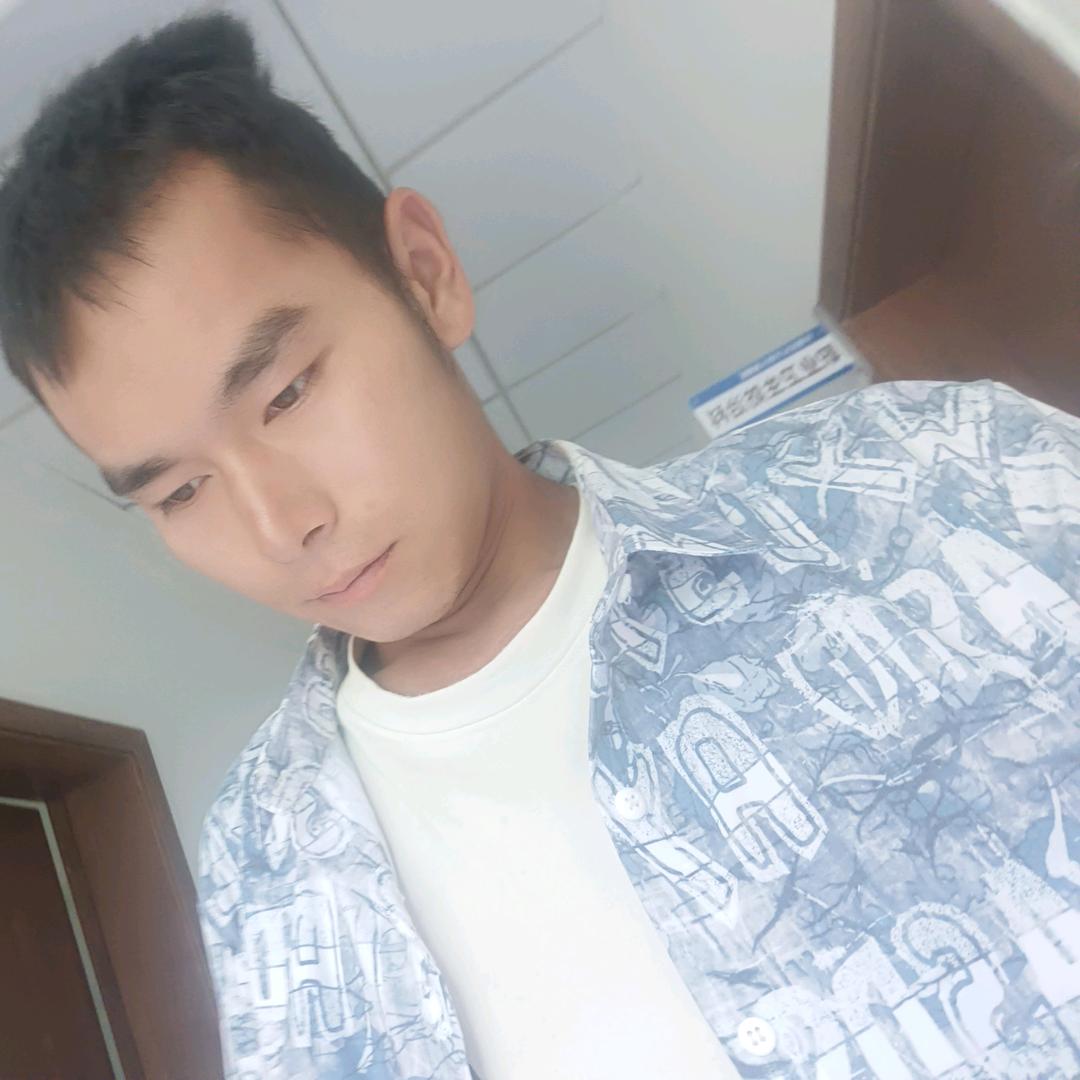 龙同学（前行）