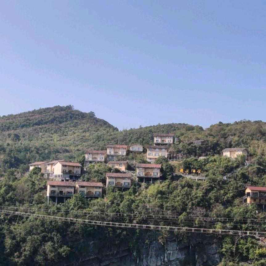 蓝蓝的天空●‿●