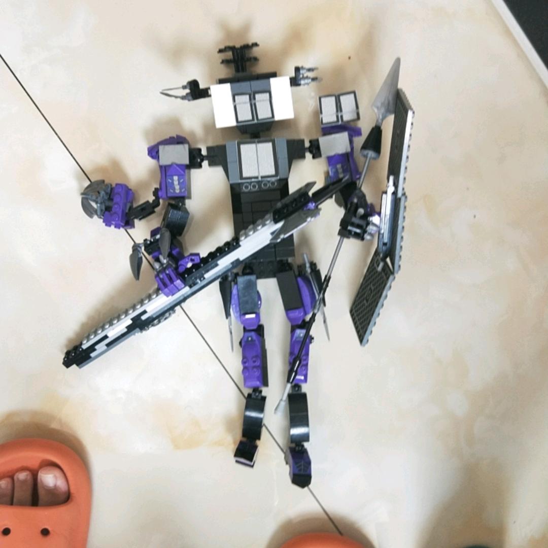 王者泰坦电视人。