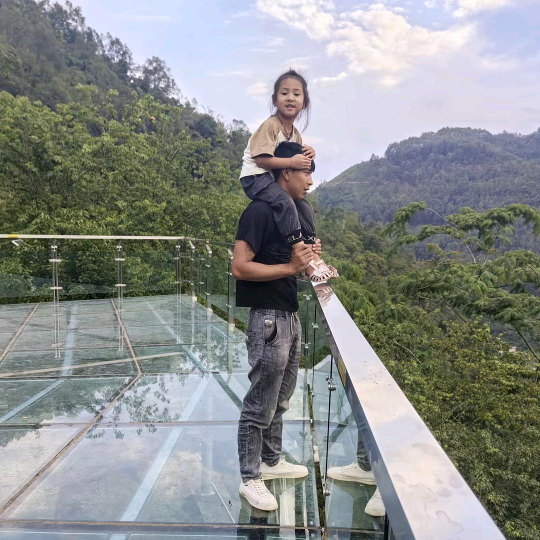 《战♠将》李先生