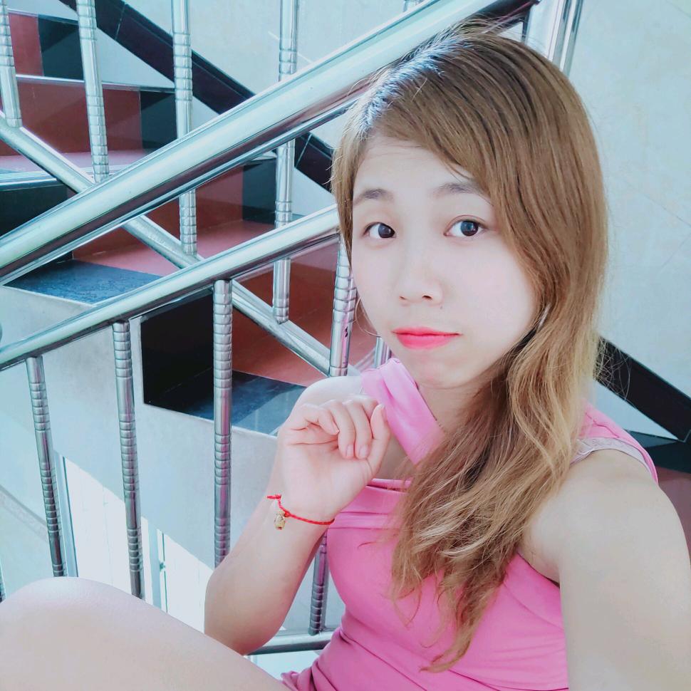 川妹子雨儿