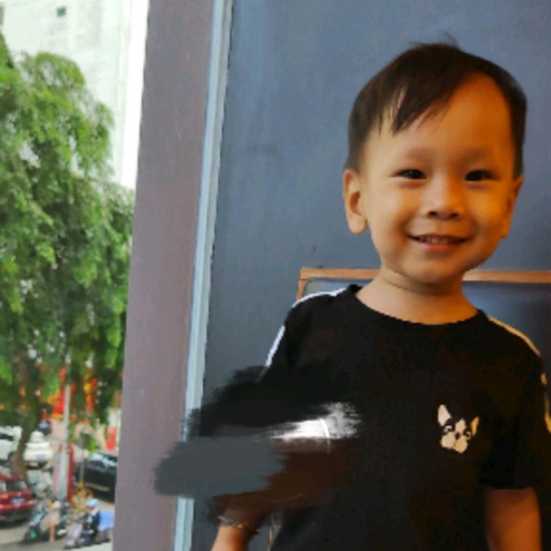 你 在 人 间 贩 卖 光 芒 🍋