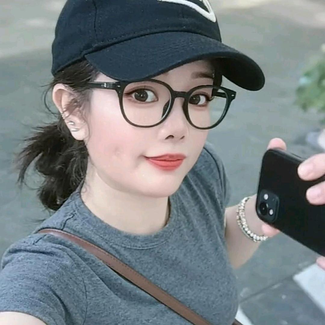 小酒窝爱听歌