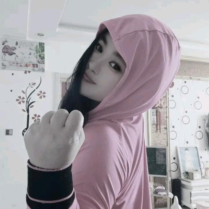 爱拿铁的李木子