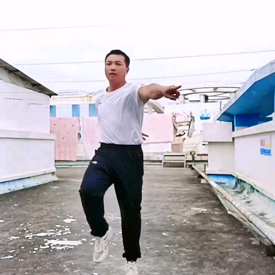 梁力而行