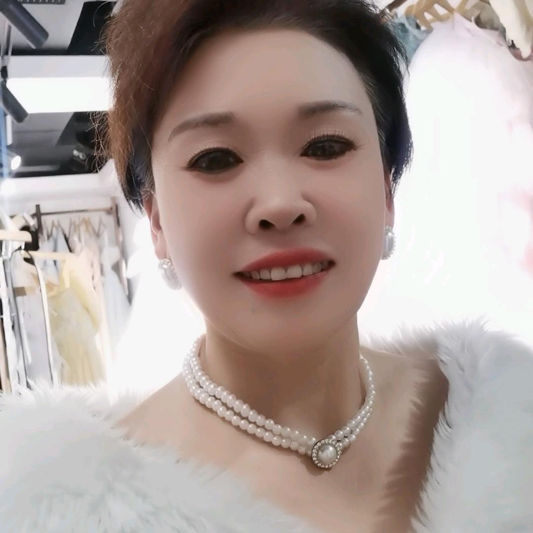 总裁秘书🎤💃早5点50