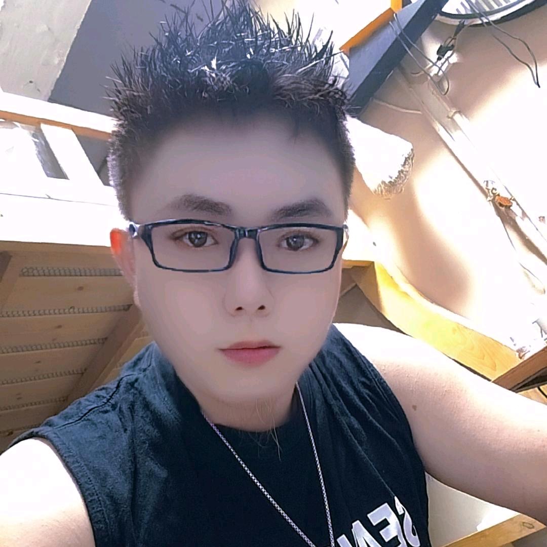 《梁梁》装饰公司
