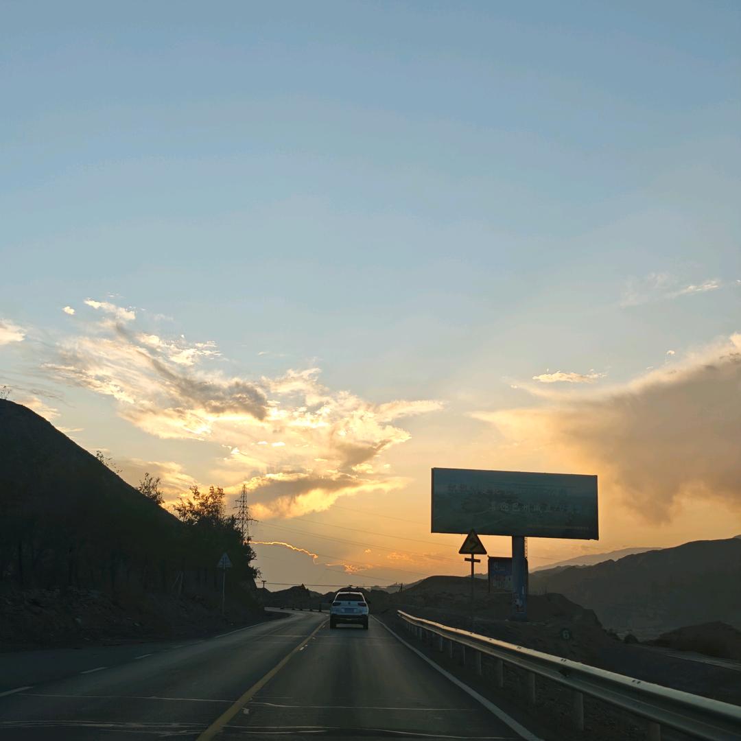 南岸区自然居装饰工程经营部（个体工商户）