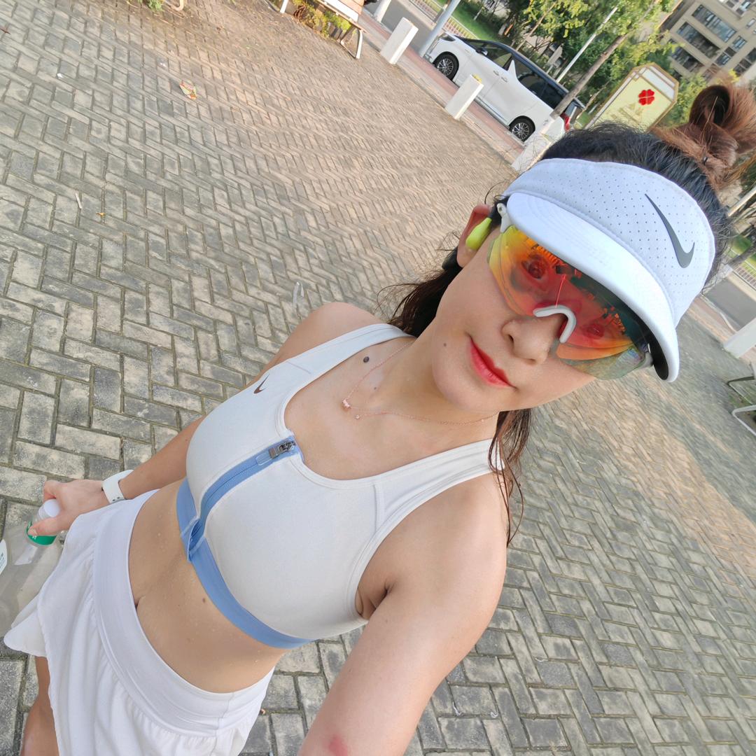 快乐奔跑🏃‍♀️🉐小兔🐰